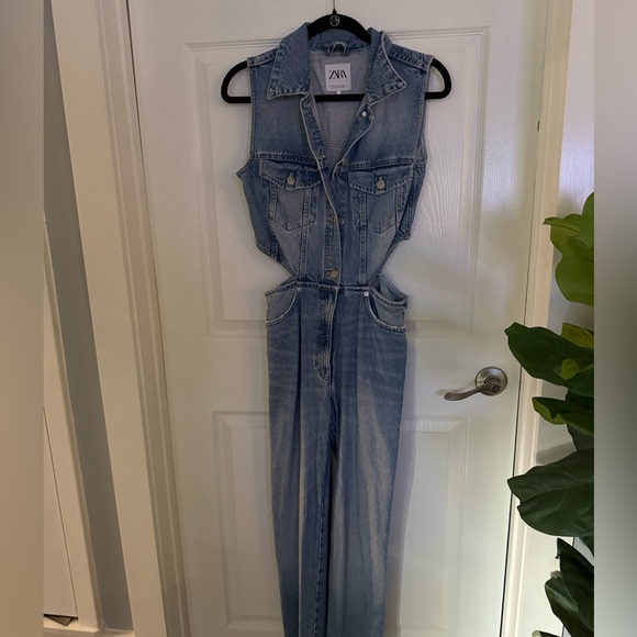 Zara Light Blue Denim Jumpsuit with Cutouts - Picture 4 of 8
